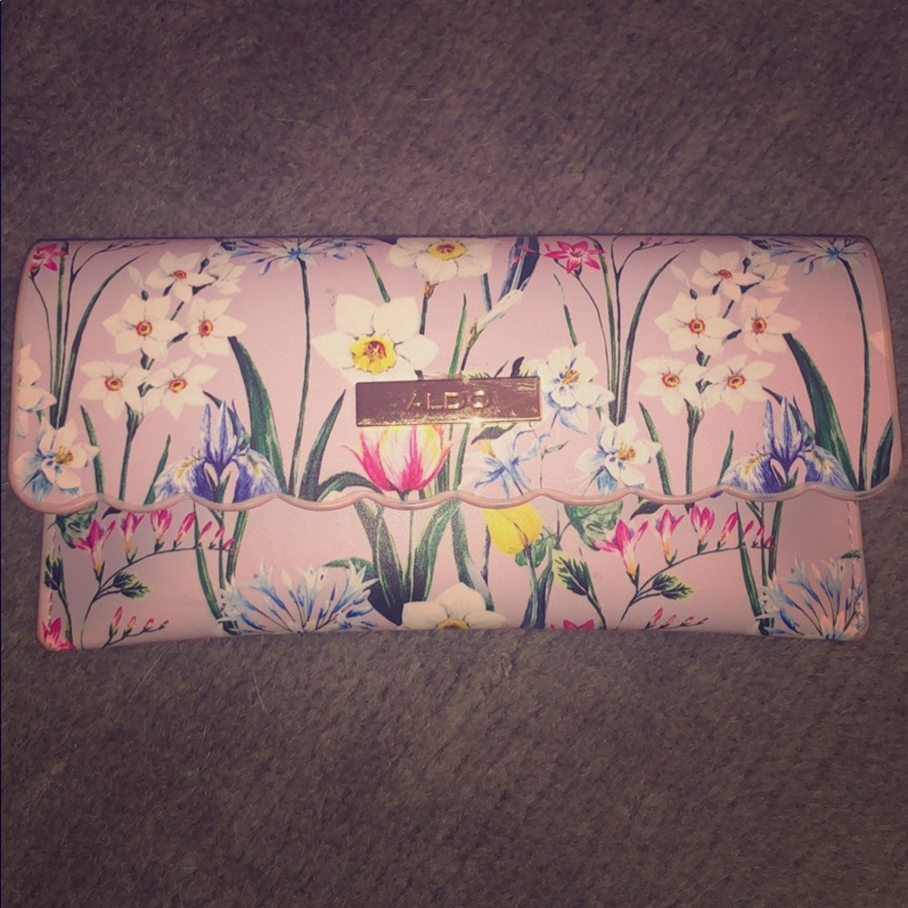 Sunglass pouch